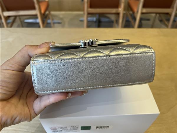 2026127215014440 560